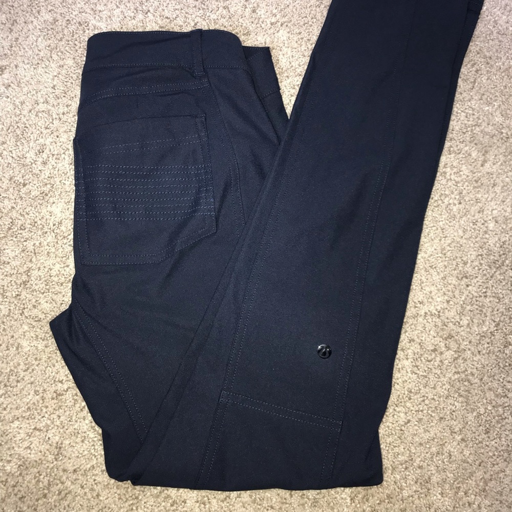 Lululemon everyday pants in navy